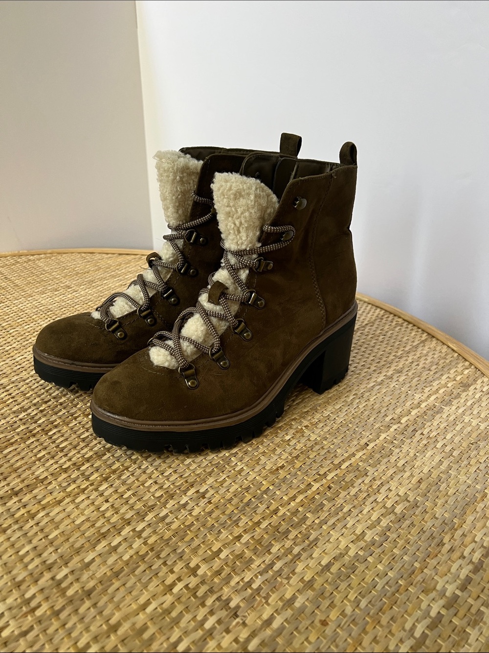 Esprit Flynn Olive Green Lace Side zip Ankle Boot Vegan Suede Faux Fur Women 8.5